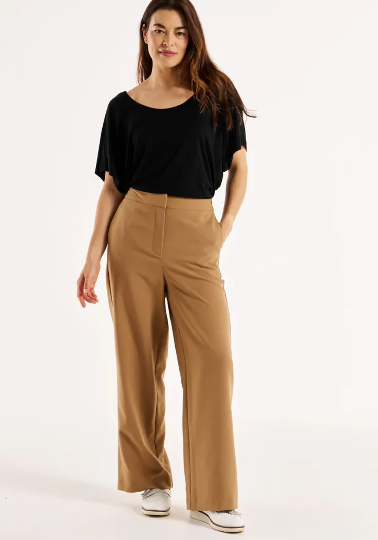 Betty Basics Pamela Pant