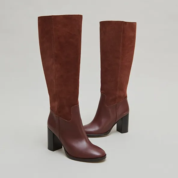 Heeled boots in cognac leather and suede