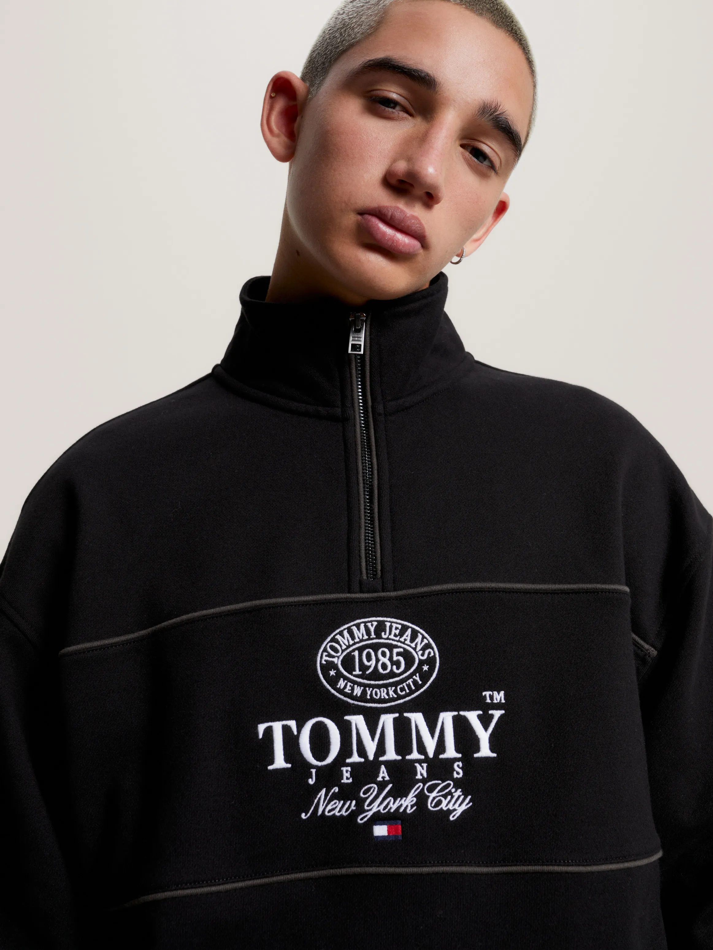 Logo Relaxed Fit Half-Zip Sweatshirt | Sweatshirts & Hoodies | Tommy Jeans