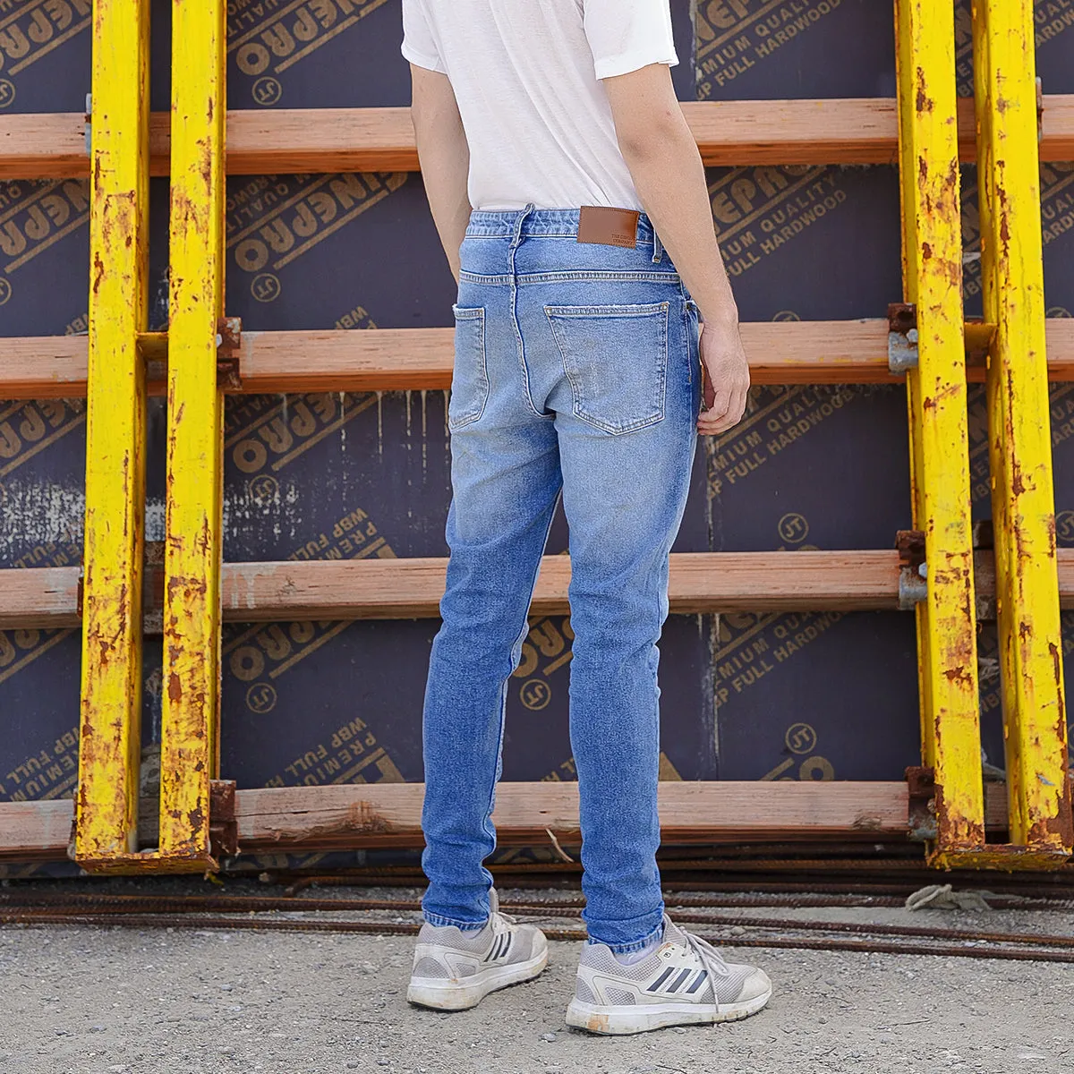 Skinny Fit Jeans - Mid Blue Wash