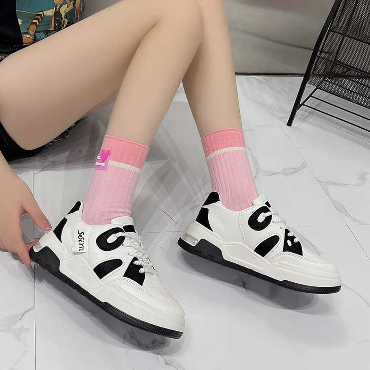 White black label tab casual shoe sneaker